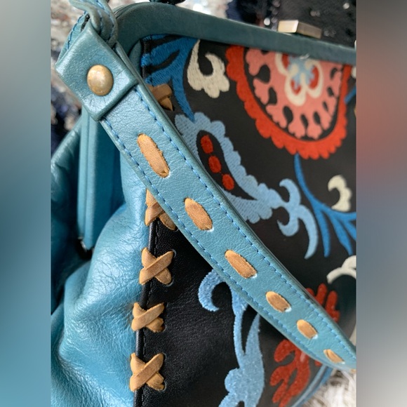 Isabella Fiore Leather Purse - Floral Embroider Hand Bag. - Picture 10 of 13